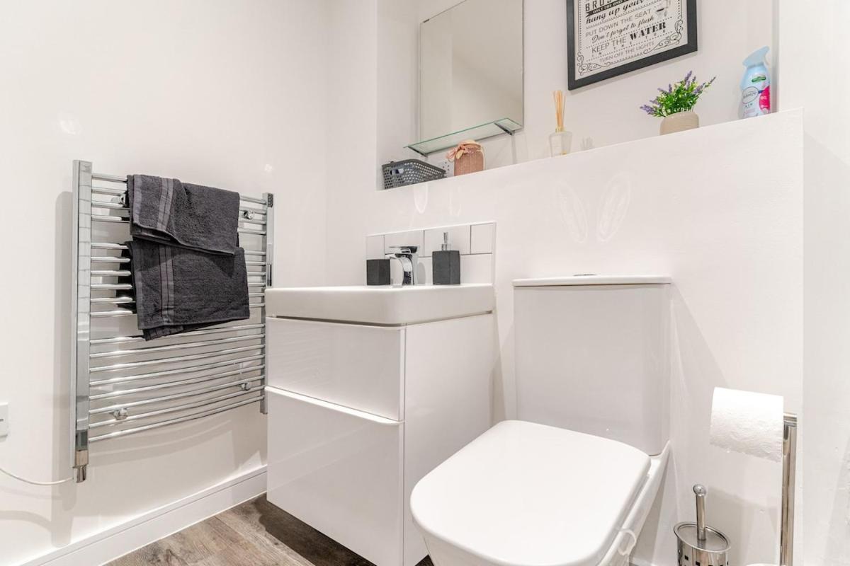 Modern Digbeth Flat Sleeps 4 Apartment